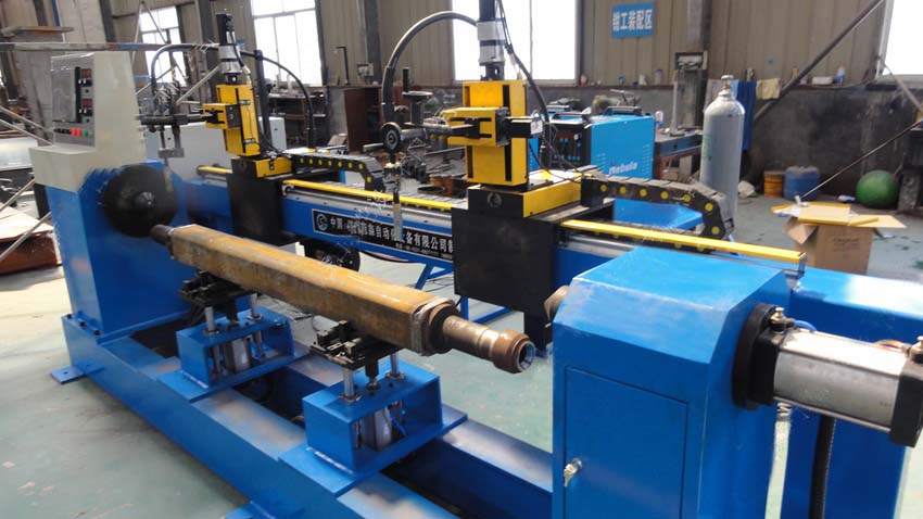 汽車車橋自動(dòng)數(shù)控焊接專機(jī)-濟(jì)南冠森自動(dòng)化設(shè)備有限公司